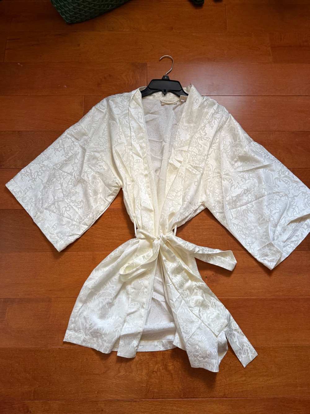 Victoria's Secret vintage Ivory Floral Jacquard Satin Robe